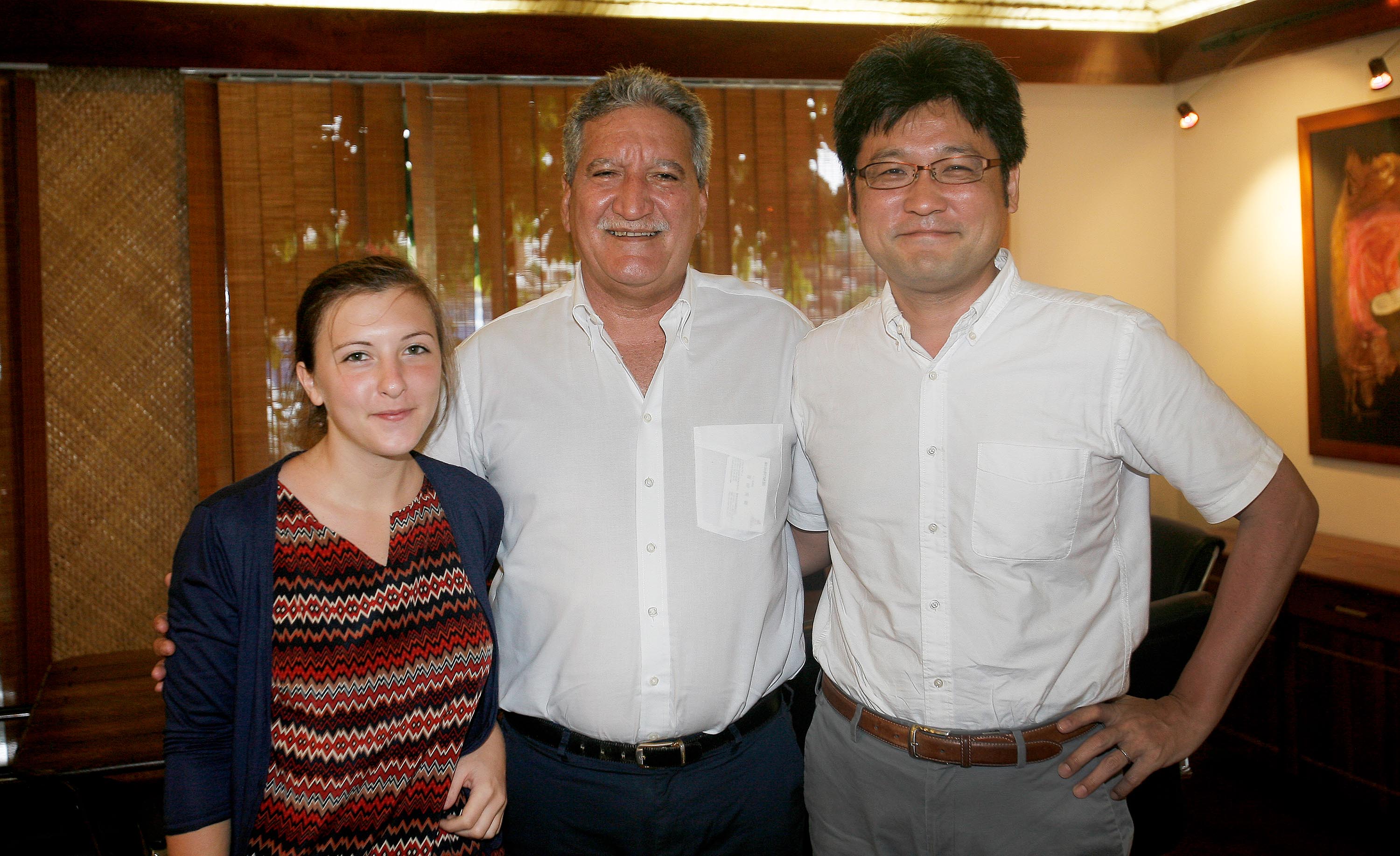 Le Ministre de la Relance économique reçoit deux journalistes du Asahi Shimbun