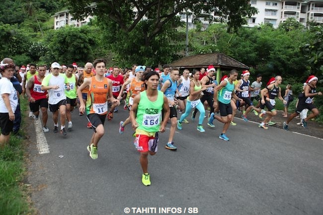 Course à pied – Corrida de Noël : Loic Mevel s’impose après un combat de 5 km ‘jusqu’à la mort’ avec Winsy Tama.