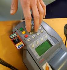 Ivre, il laisse un pourboire de 99.000 dollars à la serveuse