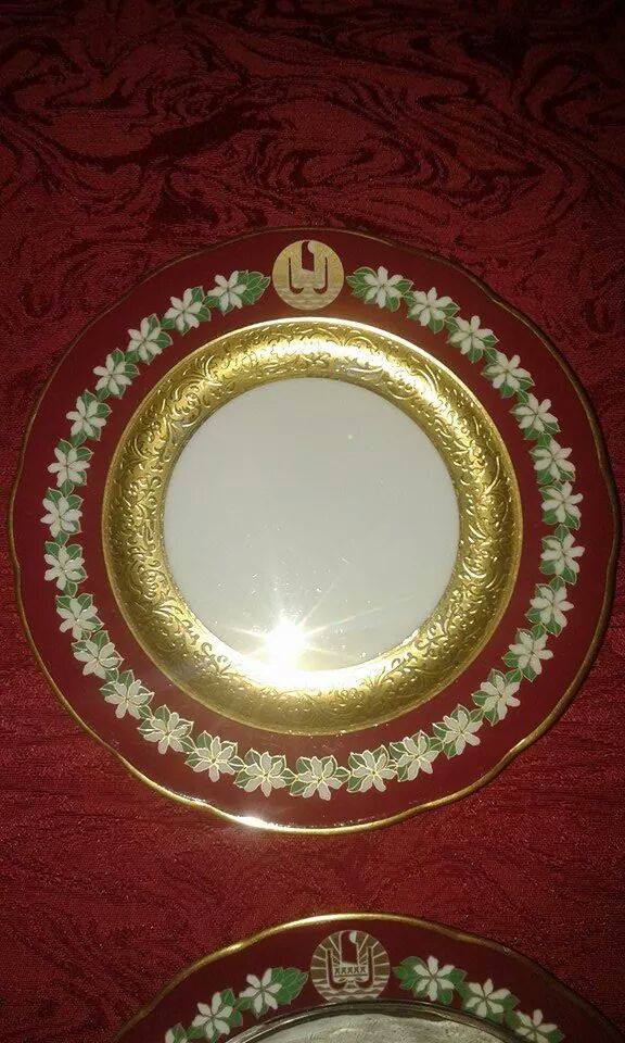 Un élément du service en porcelaine de Limoges retrouvé en possession de Gaston Flosse, lors des perquisitions effectuées début décembre dernier