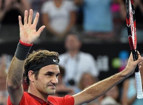 Roger Federer célébrant sa victoire contre le Bulgare Grigor Dimitrov en demi-finale du tournoi de Brisbane, le 10 janvier 2015.