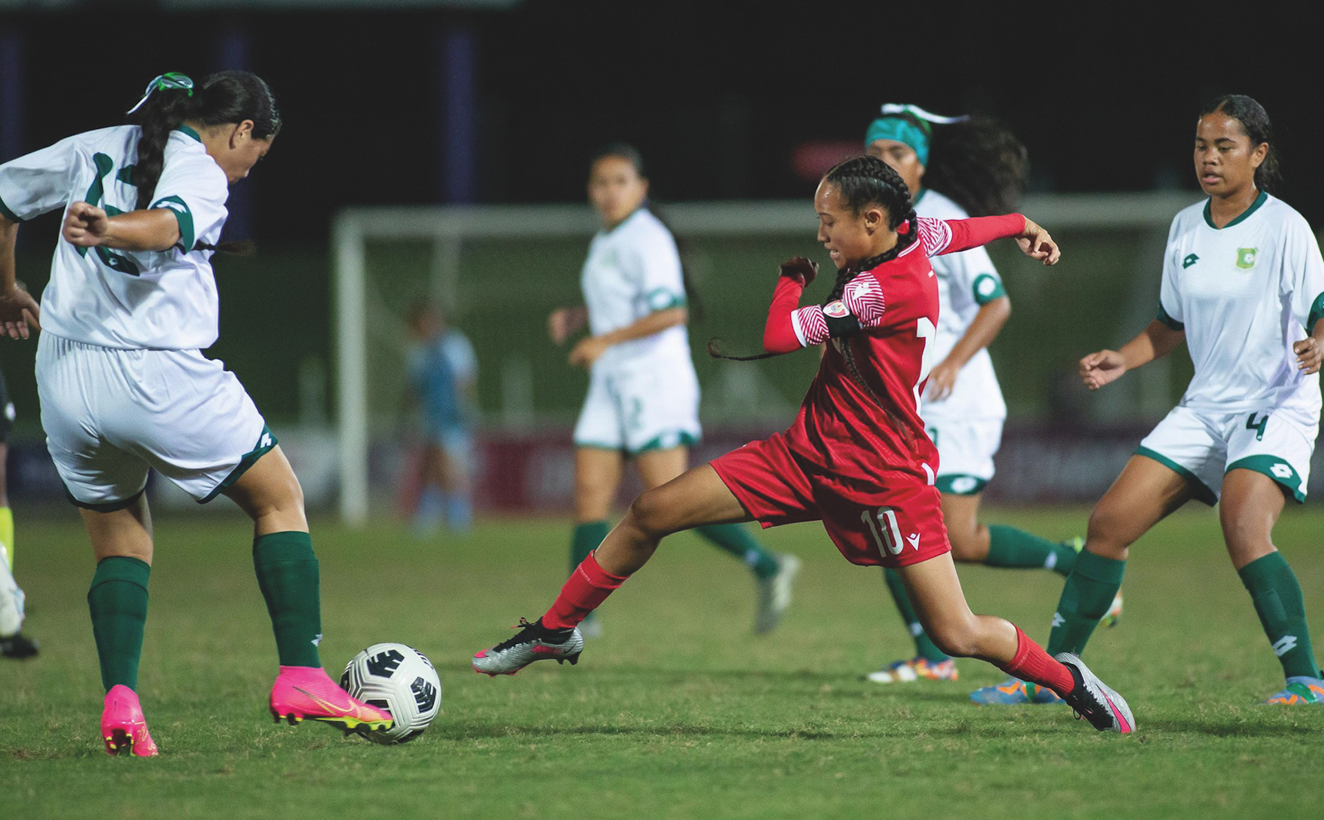 Après la blessure de Hinavainui Malfatti, Krystal Vivish a hérité samedi du brassard de capitaine des Hine Taure'a.  © OFC Media via Phototek