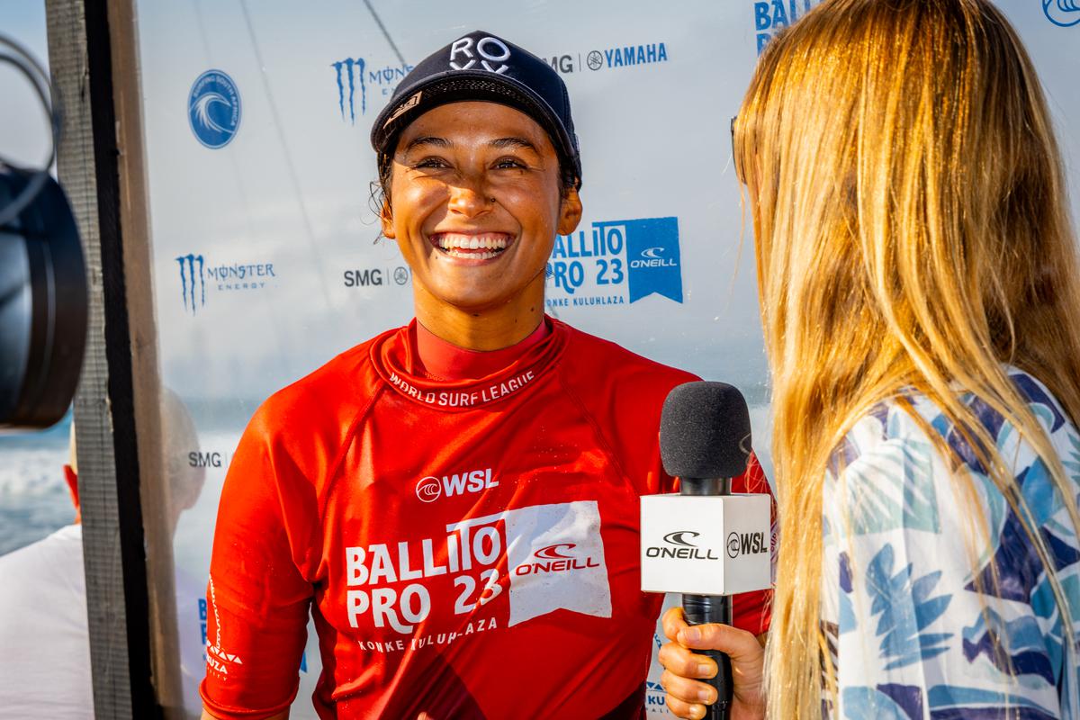 Vahine Fierro peut avoir le sourire puisqu'elle occupe après le Ballito Pro, la 4e place des Challenger series. (photo  : Pierre Tostee /WSL)
