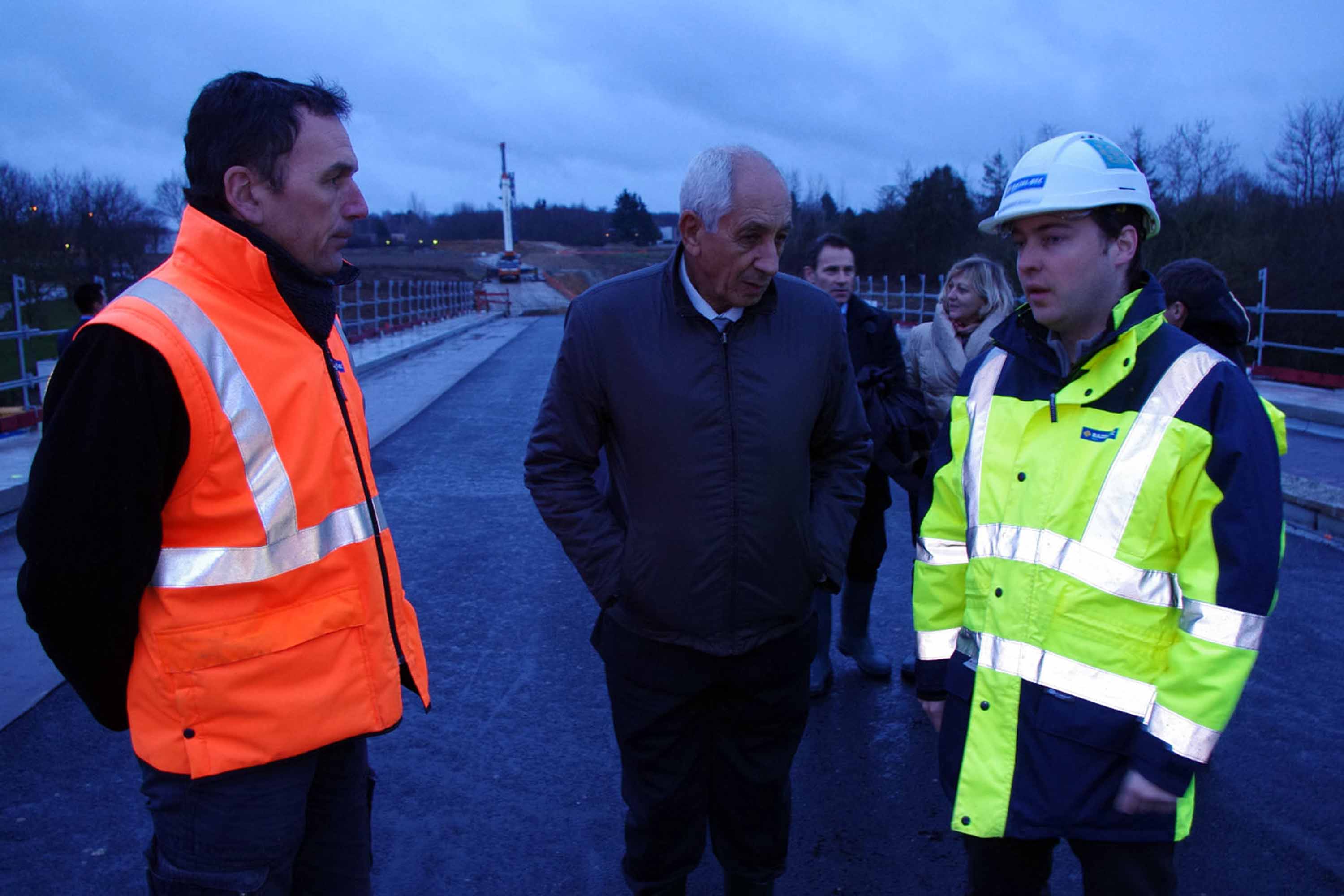 Transports collectifs : Albert Solia visite un site d’Egis à Guyancourt