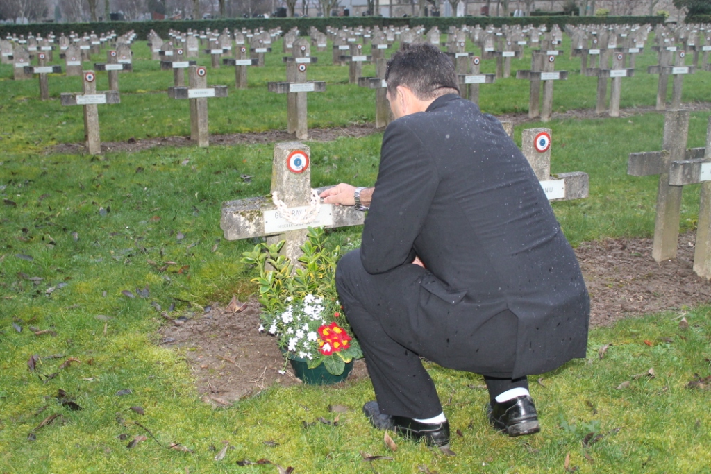 Hommage parisien à Maadi Gobray égérie du monde combattant polynésien