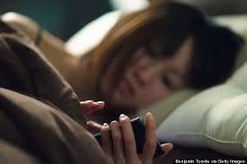 La qualité du sommeil étroitement liée au temps passé sur un écran