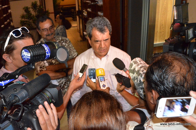 Edouard Fritch a annoncé mercredi après-midi qu'il envisage de rencontrer Gaston Flosse en fin de semaine prochaine