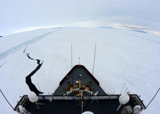 Le brise-glace américain Polar Star, le 15 février 2015 - AFP PHOTO / US COAST GUARD / PETTY OFFICER 1ST CLASS GEORGE DEGENER