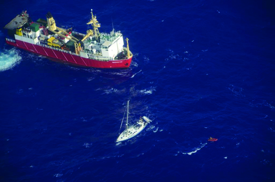 Ici le Taporo VIII qui avait essayé de porter secours à un skipper en 2013. Les marins font toujours preuve d'une grande solidarité en Polynésie.