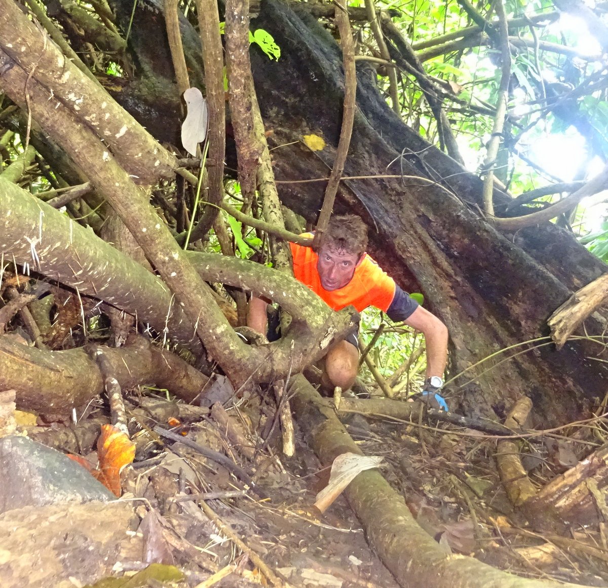 Nouveau défi :  Alain Bohard traversera Tahiti en trois jours
