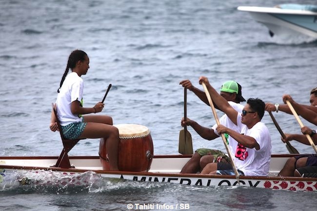 On rame au rythme du tambour