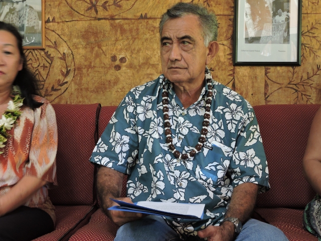 « Au nom de la transparence, nous voulons savoir combien nous payons d'impôts », a souligné mercredi Oscar Temaru.