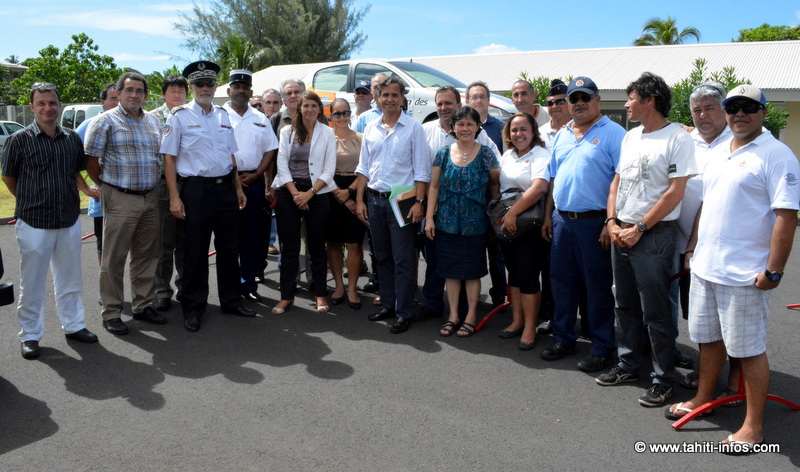 Pour l'inauguration des deux simulateurs, toute la famille de la prévention routière en Polynésie était présente : les représentants du ministère des Transports, de l'État (Haut-commissariat, gendarmerie et DSP), des auto-écoles et des associations pour la prévention routière.