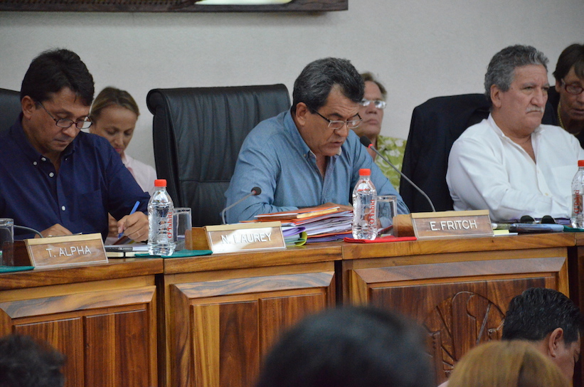 Edouard Fritch défend l'importance du Contrat de projets 2015-2020, soumis à l'approbation des élus