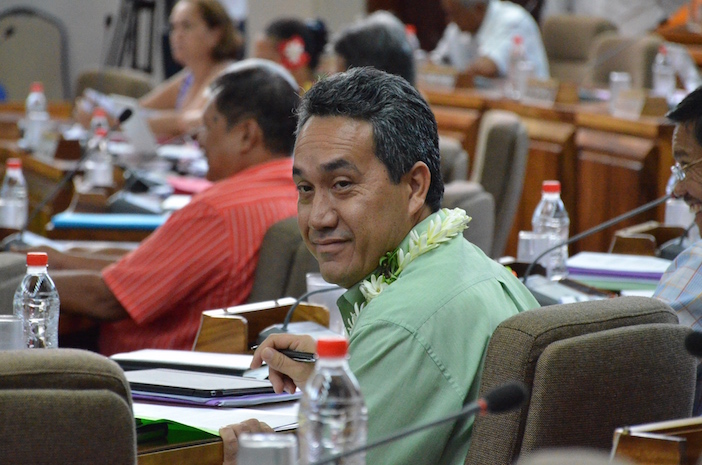 Session extraordinaire : Marcel Tuihani fait un discours politique au nom du Tahoera'a