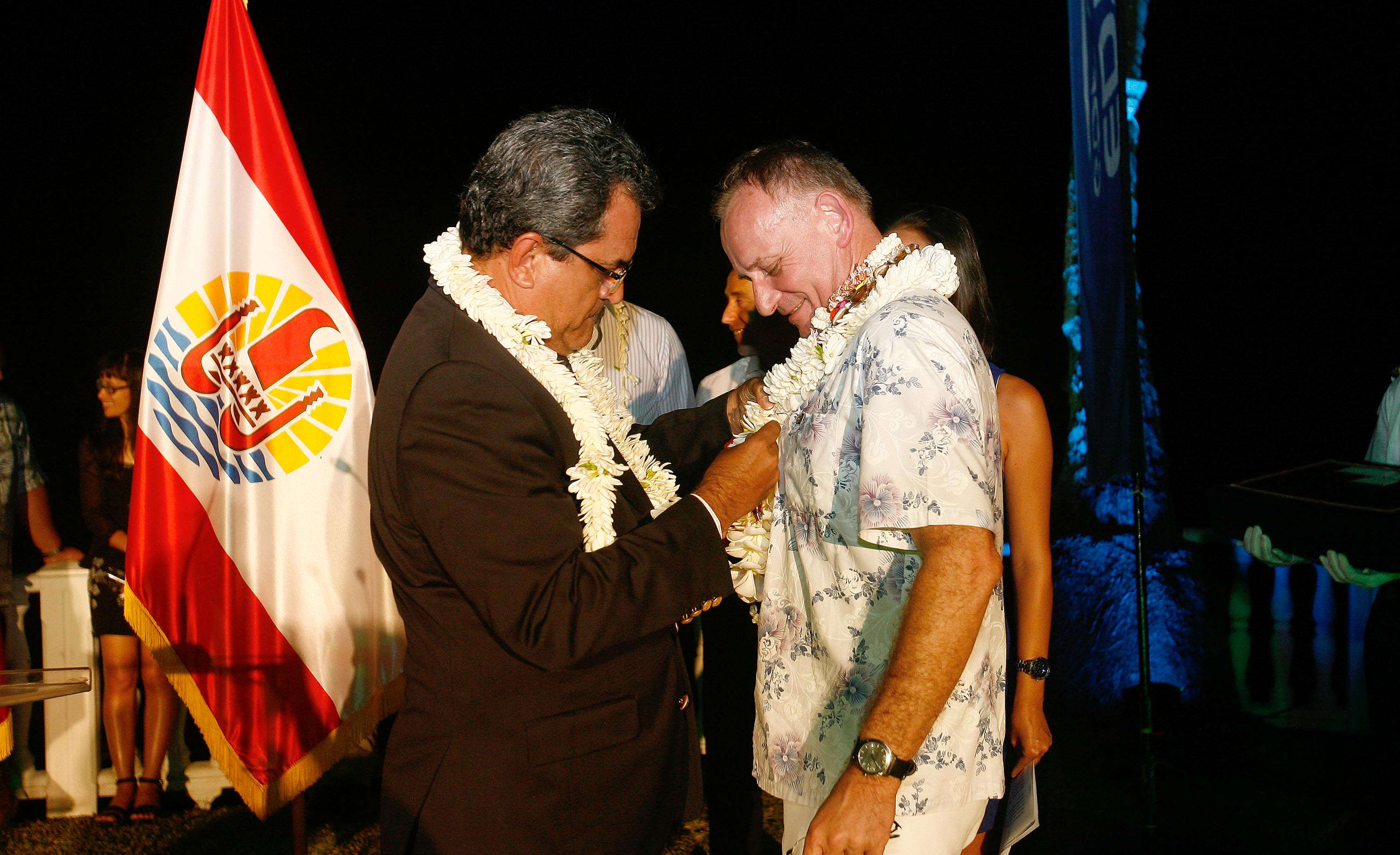 Remise de l’ordre de Tahiti Nui à Hervé Dubost-Martin
