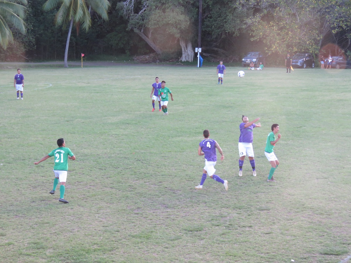 Les verts de Tiare Tahiti et les mauves de Tiare Hinano se sont livrés une partie très musclée sur le terrain de Pihaena.