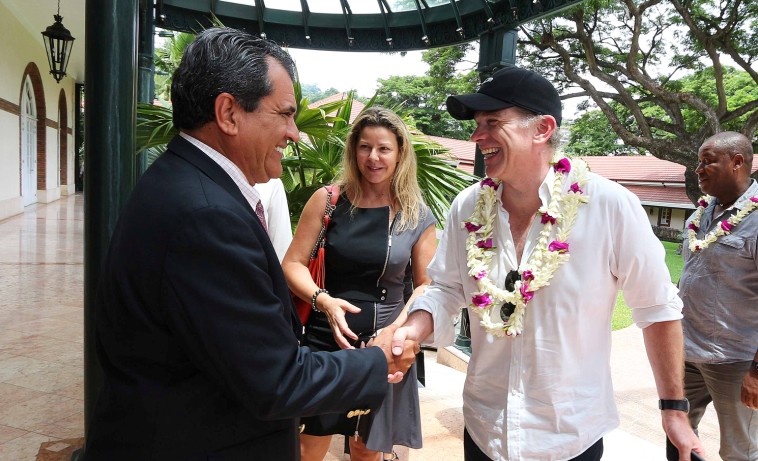 Garou accueilli par le conseil des ministres