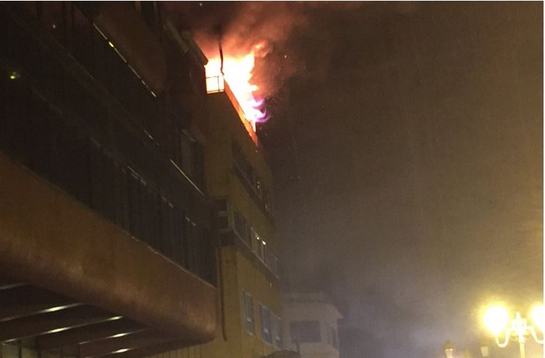 Un incendie dévaste le 4ème étage de l’immeuble du club 106