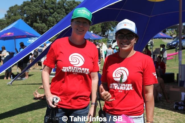 Lara Collins à gauche, nouvelle présidente de la FIV