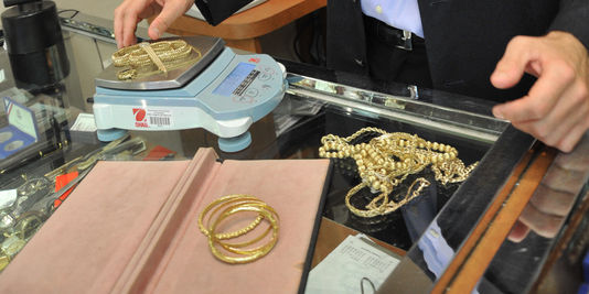 Une loi pour encadrer l'achat d'or et lutter contre le trafic de bijoux