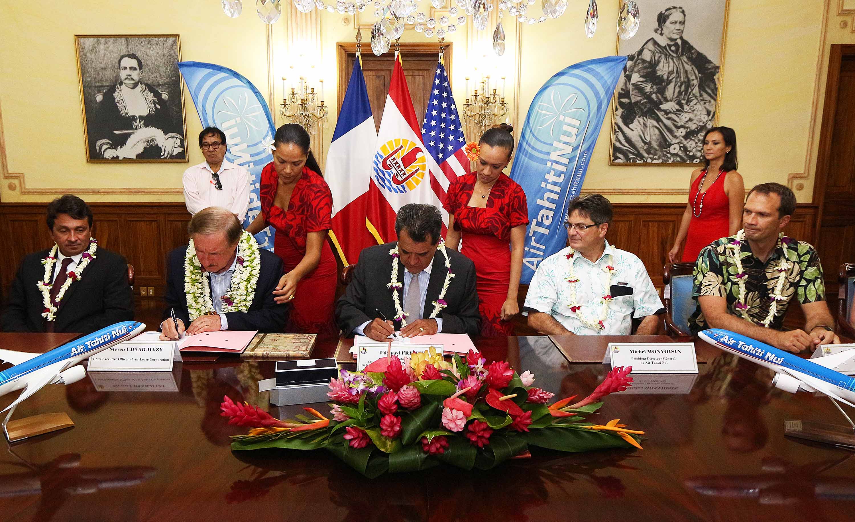 Edouard Fritch réaffirme le soutien du Pays à Air Tahiti Nui et signe avec Air Lease Corporation