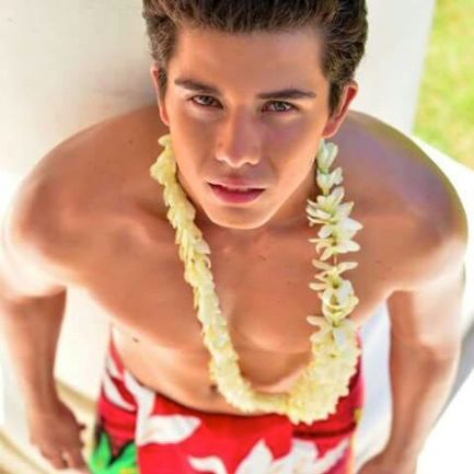 Candiat pour Mister Pirae 2015, Tuarii est un garçon volontaire.