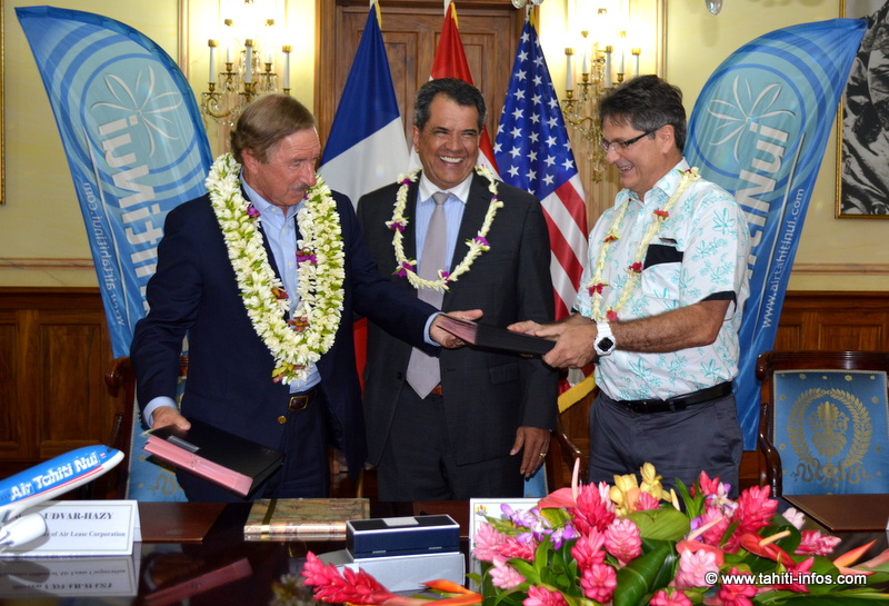 Steven Udvar-Hazy, P-DG et fondateur de Air Lease Corporation ; Édouard Fritch, président de la Polynésie ; Michel Monvoisin, P-DG d'ATN