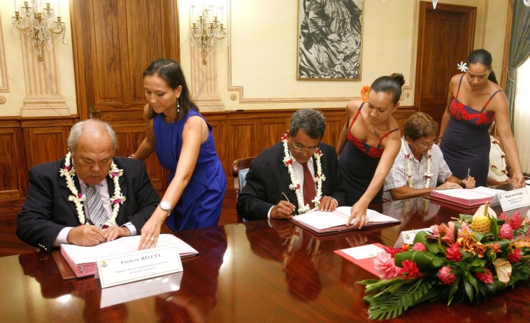Signature de convention de partenariat entre l’Etablissement « Vanille de Tahiti » et la Banque Socredo