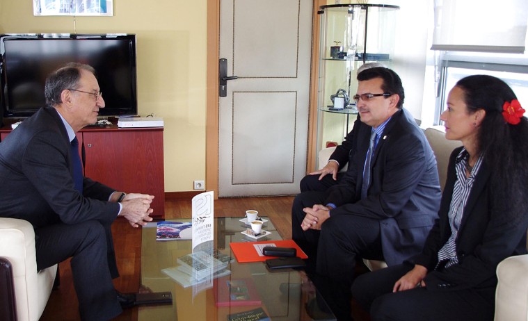 René Temeharo rencontre le président du Comité national olympique et sportif français