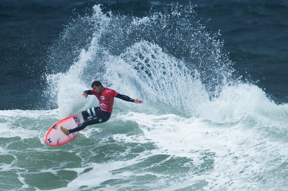 Surf – Rip Curl Pro : Pas assez de vagues pour Michel Bourez, éliminé prématurément.
