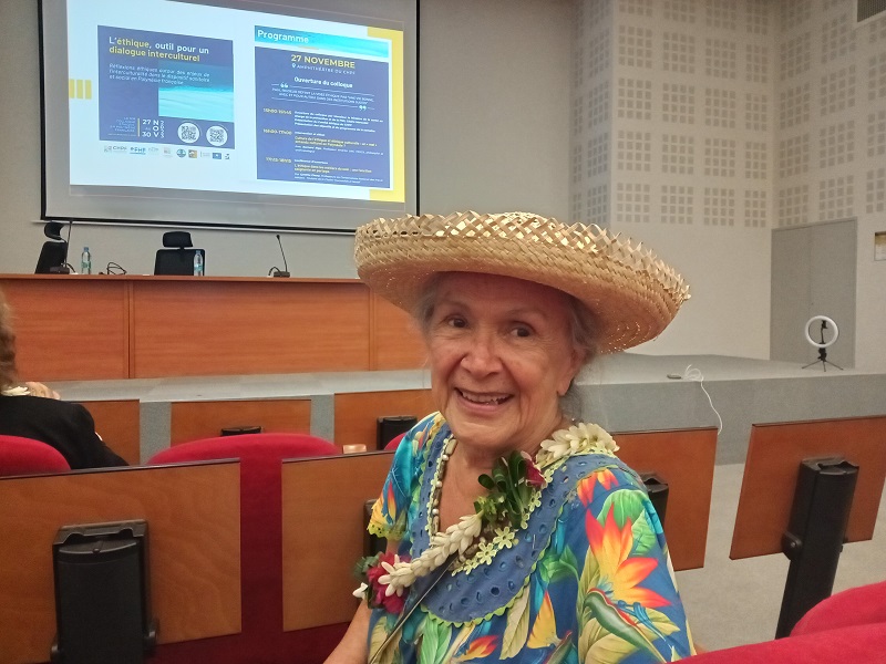 Simone Grand, Docteure en biologie et en anthropologie, est l'une des intervenantes de ce colloque éthique organisé pendant quatre jours au CHPF de Taaone. crédit photo SD