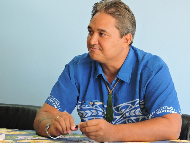 Sénatoriales : " Je suis pour l’ouverture : celle de mon bulletin au second tour", propose Richard Tuheiava