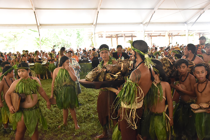 Au cœur des cuisines marquisiennes durant le Matavaa