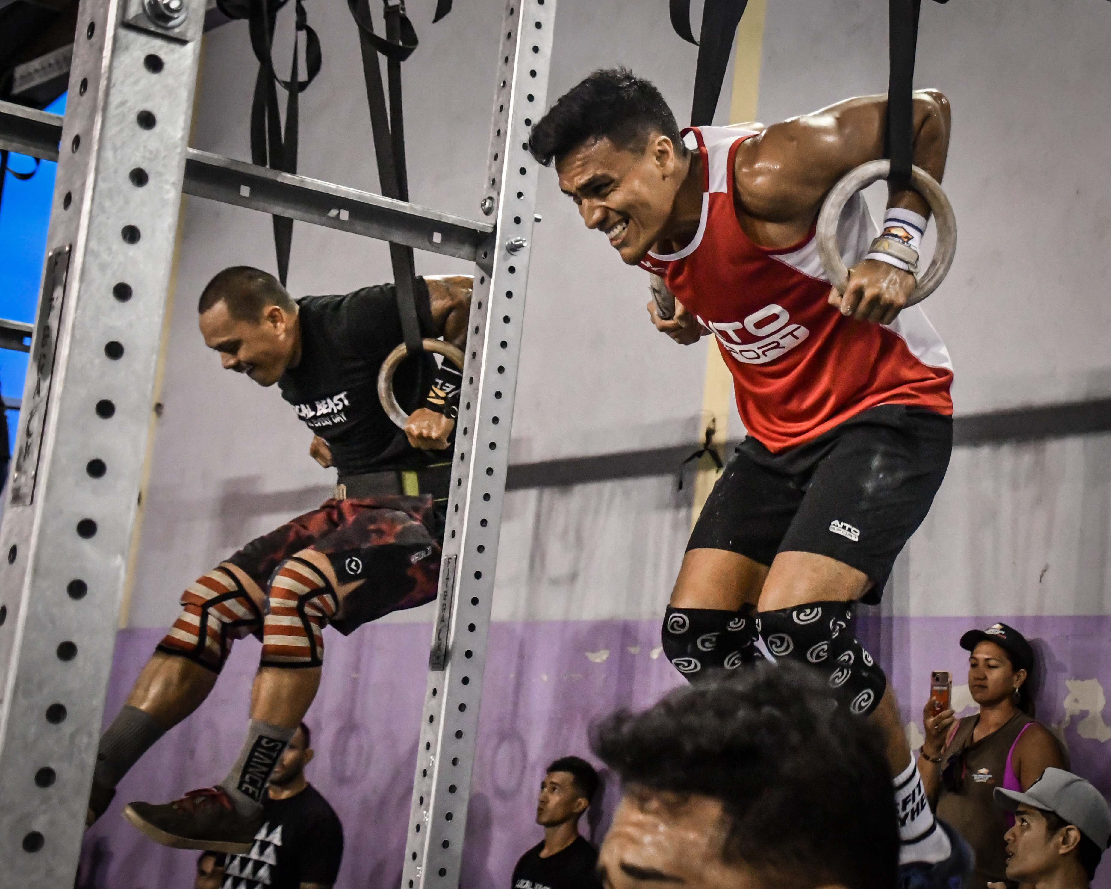 Le cross-fit pousse régulièrement ses adeptes dans leurs retranchements, un dépassement de soi qui attire les athlètes de tous les horizons.