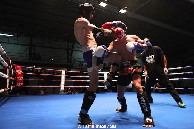 Benjamin Desnos a utilisé toute la panoplie des coups de la boxe thaï, dont les coups de genou.
