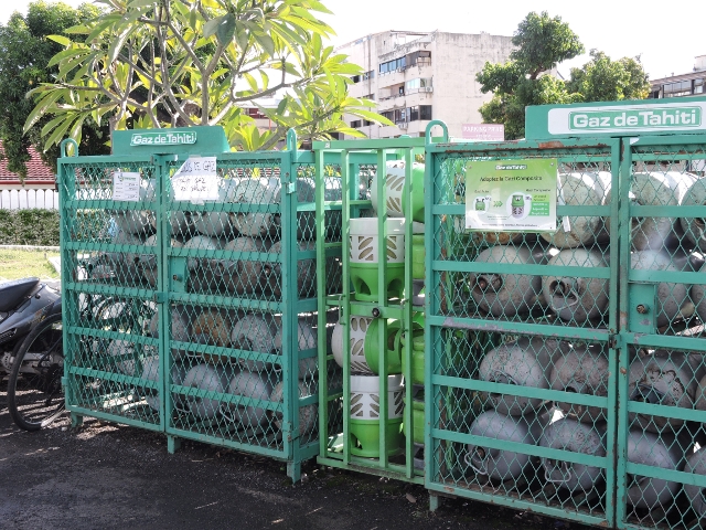 « Depuis plus de 10 jours, le personnel non-gréviste et la direction de Gaz de Tahiti ont mis tout en œuvre pour maintenir un service minimum de livraison des bouteilles », souligne Gaz de Tahiti.