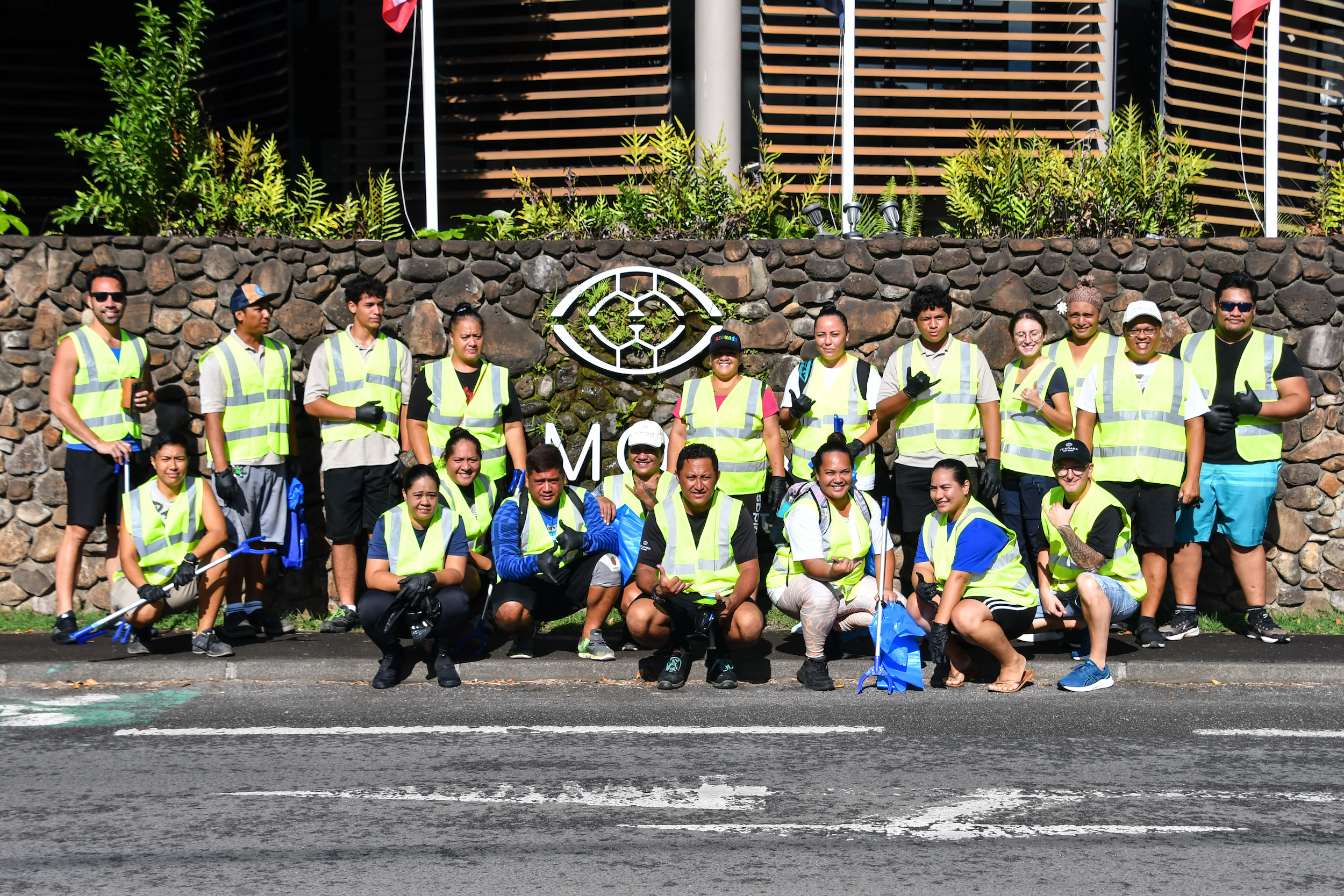 L'équipe verte de l'hôtel Te Moana au grand complet.