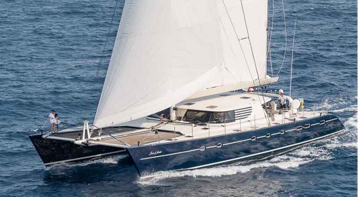 Lors de saison d'hiver aux Antilles en 2013/2014 ou en Méditerranée durant l'été, le catamaran Rose Of Jericho était loué à 35 000 euros (4,1 millions de Fcfp) pour une semaine de navigation (équipage compris).