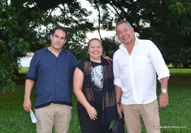 Javier Perez, Lorna Oputu (première adjointe au maire de Mahina) et Rody Sanchez