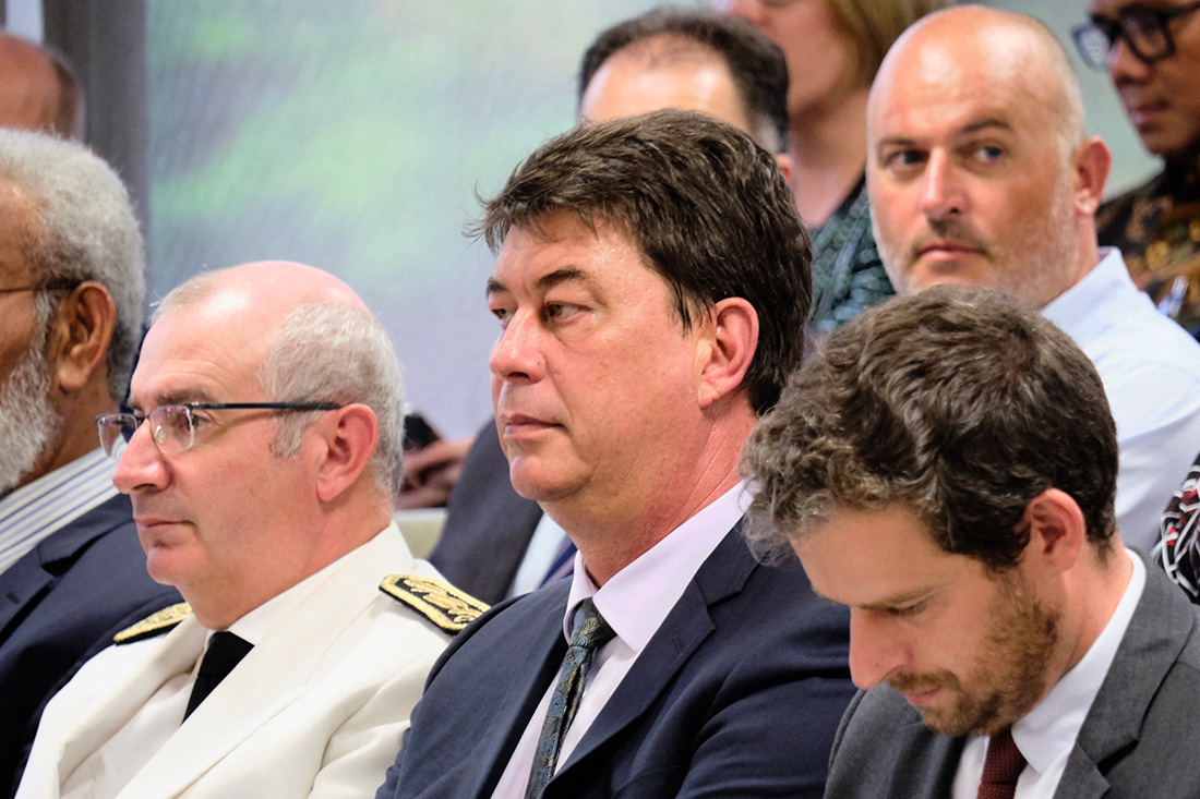"On n'est plus au pied du mur, on est dans le mur", a déclaré au cours d'une conférence de presse Thierry Santa (ici au centre, photo d'archives).