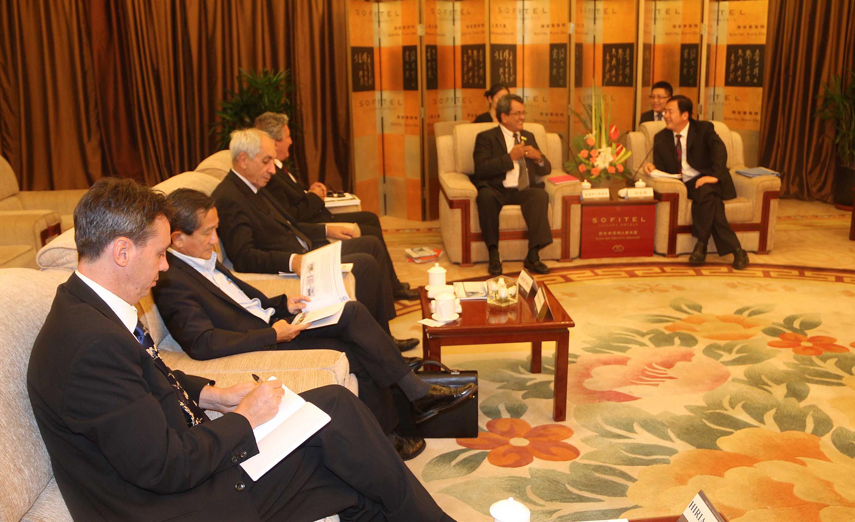 Visite officielle en Chine : Fritch reçu par China Railway First Group