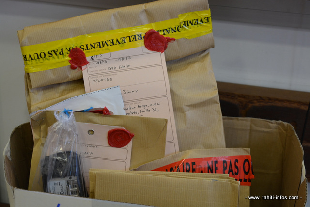 Les pièces à conviction de ce meurtre commis à Faa'a en janvier 2013, sous scellés, présentées lors du procès aux assises de septembre 2014.
