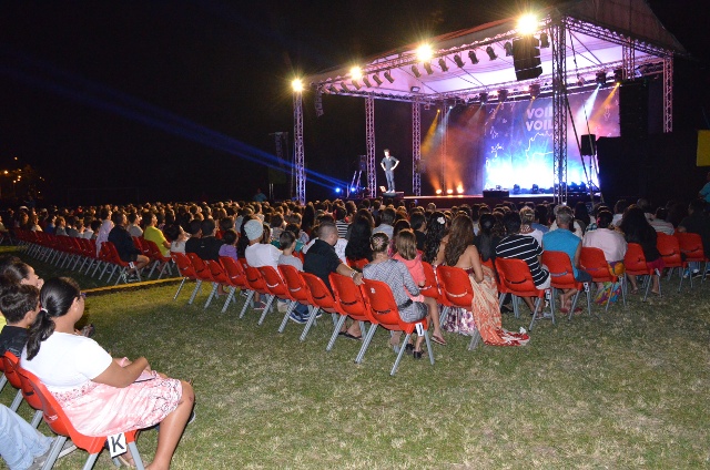 Le stade de la Punaruu plié de rire grâce à Kev Adams