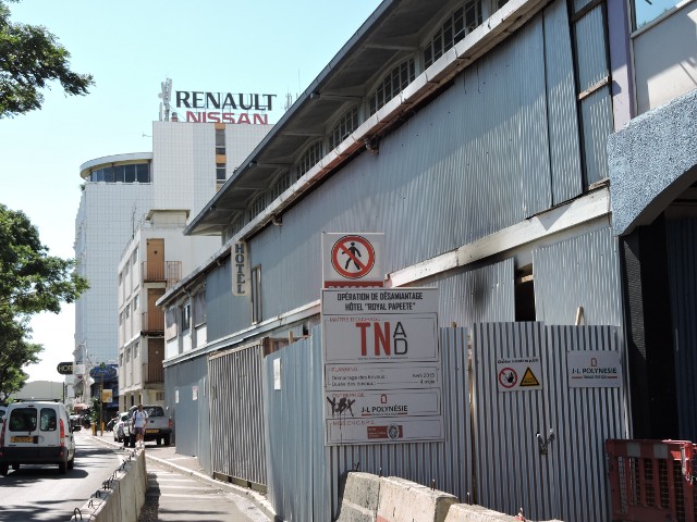 L'achat de l'ancien Royal Papeete "a été effectué sans aucune présentation globale du projet, sur l’unique justification que cette parcelle acquise au prix fort et destinée à devenir un parking, entrait dans le cadre du projet de nouvelle gare maritime", regrette la CTC.