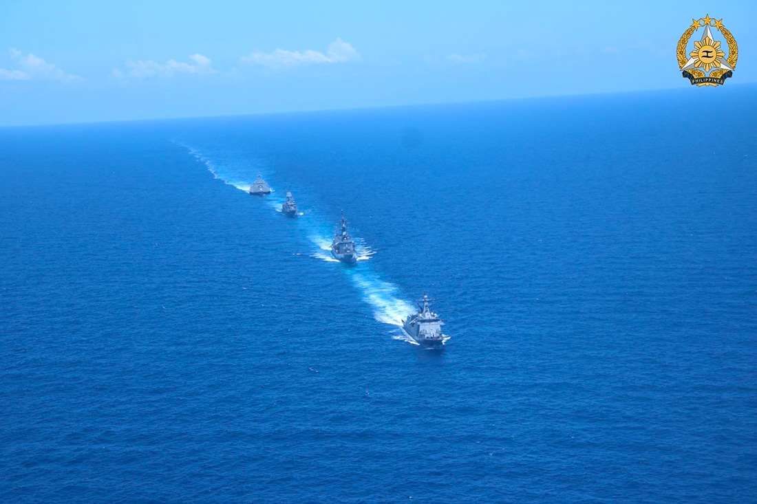 Les Philippines, les États-Unis, le Japon et l'Australie ont organisé dimanche des exercices navals et aériens conjoints en mer de Chine méridionale. Crédit Handout / Armed Forces of the Philippines (AFP) / AFP