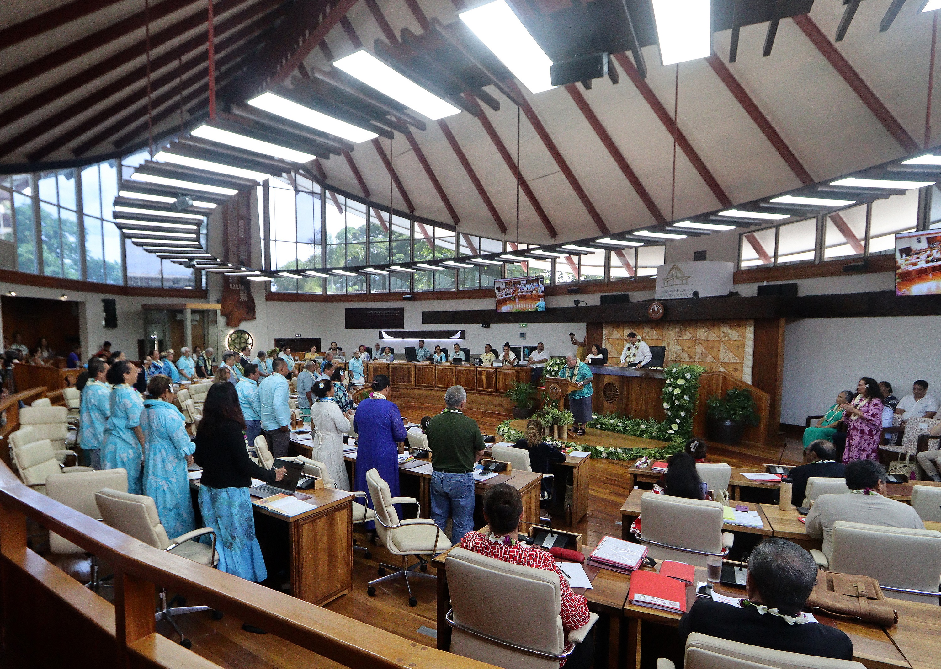 ​Brotherson met la majorité au garde-à-vous