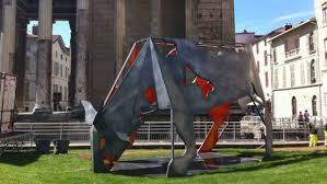 Manifestation d'éleveurs: l'inauguration d'une statue de vache annulée à Vienne