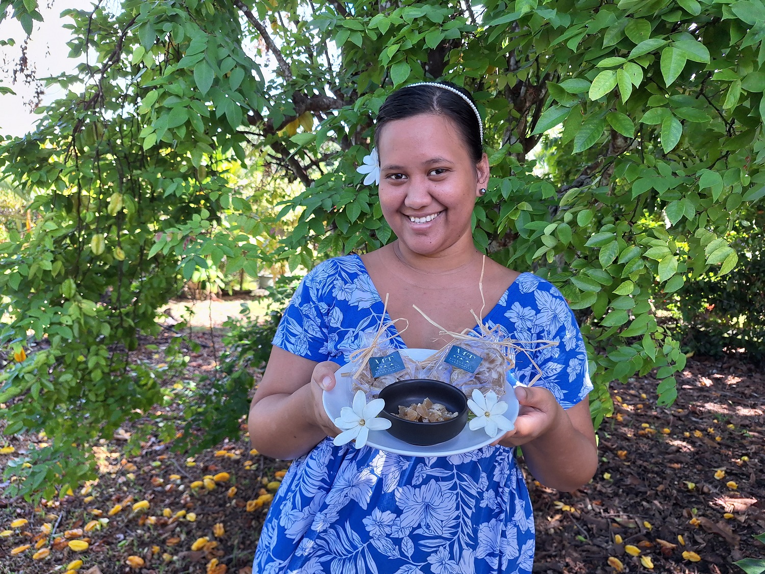 “Je suis fière de notre culture, donc je tenais à avoir un nom tahitien, qui signifie délicieux, comme un bonbon !”, explique Khaïre Brothers-Mangin au sujet du nom de sa petite entreprise (Crédit : Anne-Charlotte Lehartel).