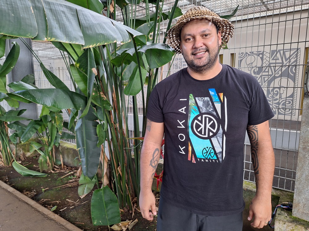 Teihotua Tehei, professeur de percussions traditionnelles.